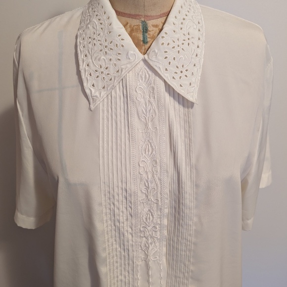 Vintage white blouse - Picture 2 of 10
